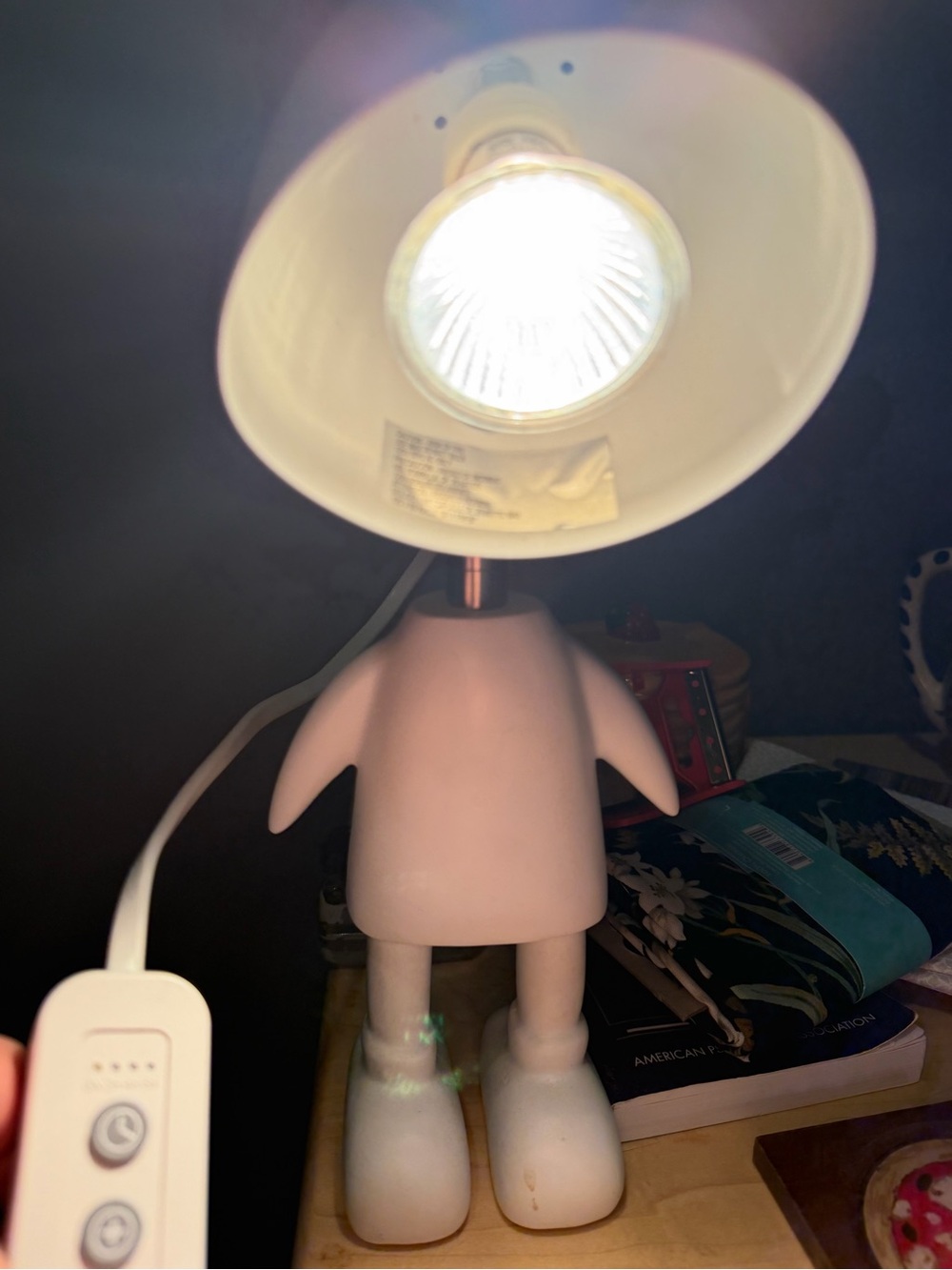 Cute white Figurine Table Lamp heat lamp candle warmer
